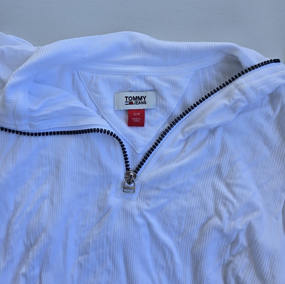 Tommy Jeans White Quarter Zip Pullover Nautical Chic Minimal Coadtal Vibes sz S - Picture 6 of 7